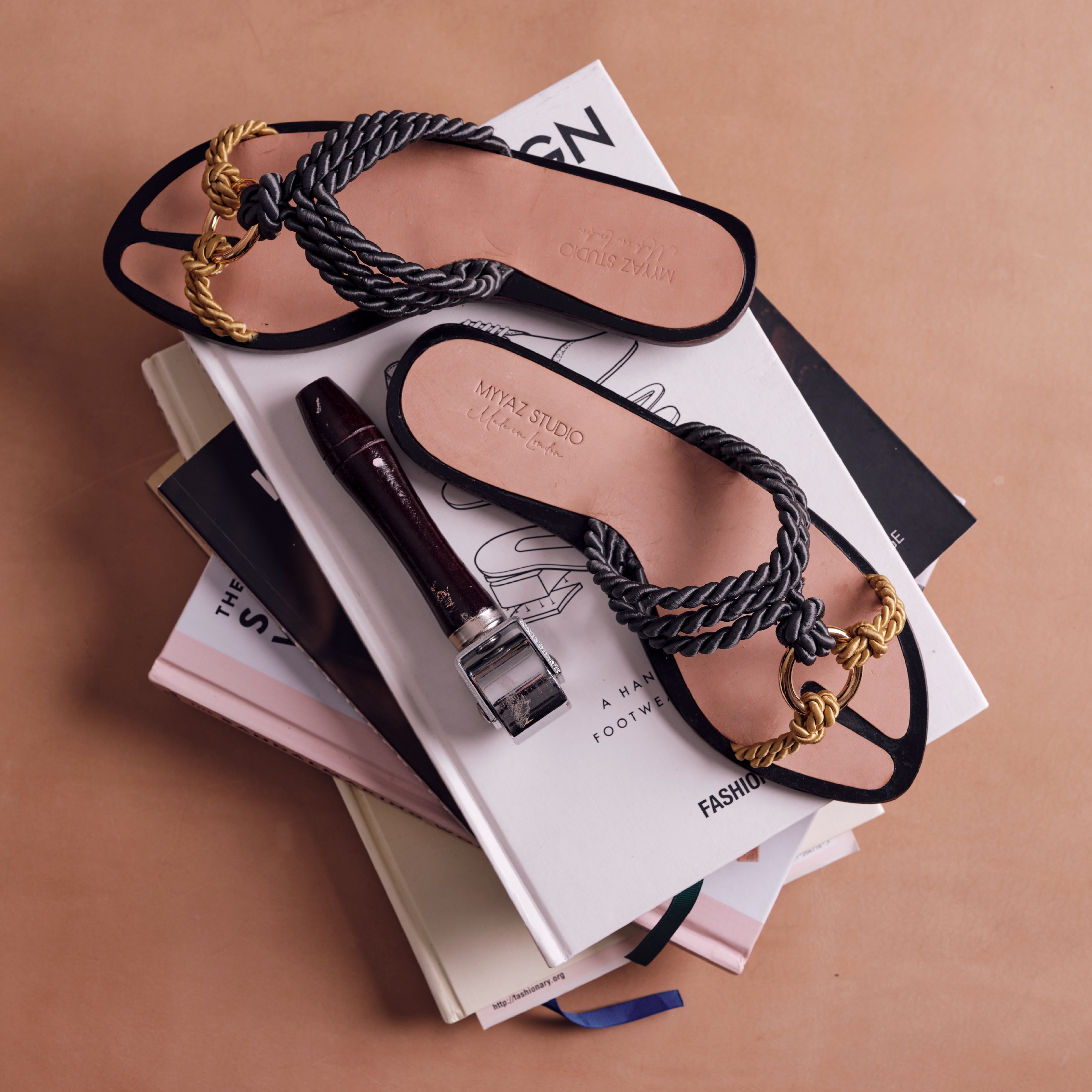 Nodus sandal - Grey